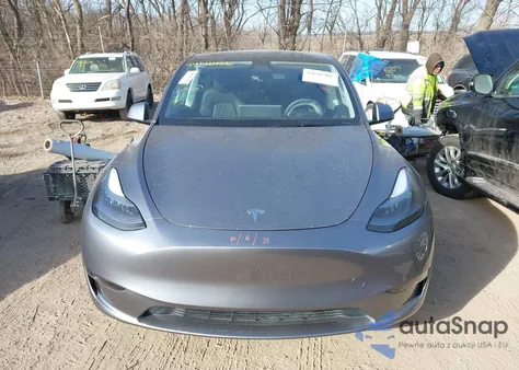 2025 Tesla Model Y z USA, uszkodzony, nr VIN 7SAYGDEE2SF287262